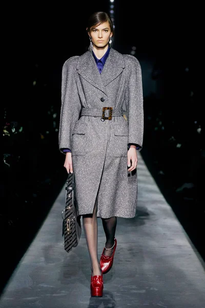 Look 13